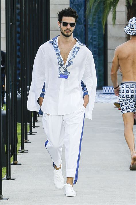 Dolce & Gabbana Spring 2021 Menswear Collection 